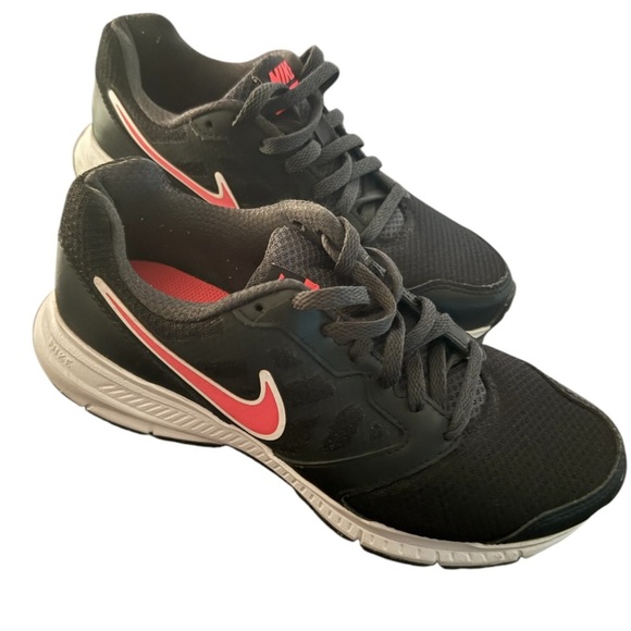 Nike Black and White Sneakers with Red Swoosh - Picture 3 of 4